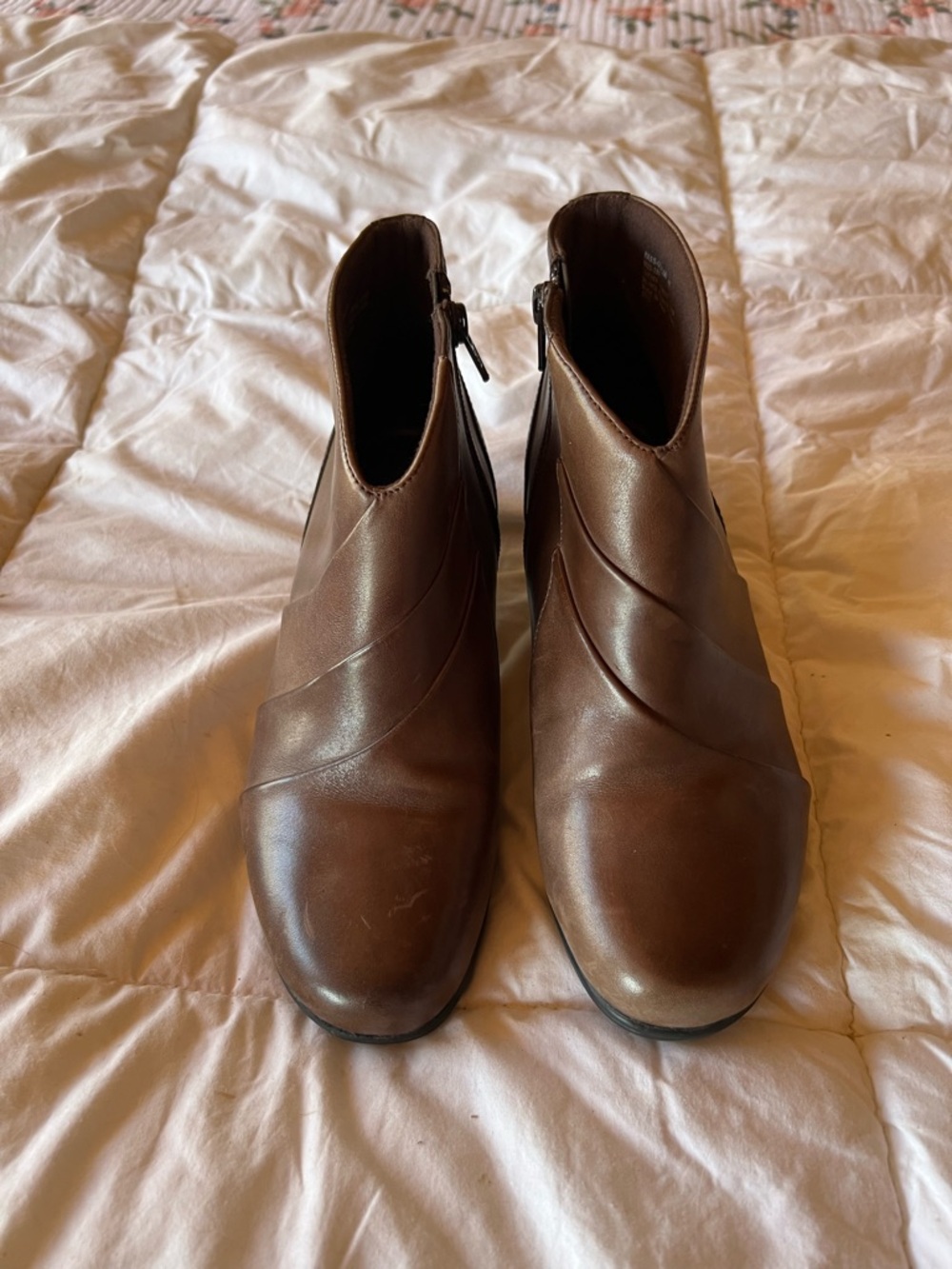Bass Brown Leather Ankle Booties with Side Zip New Without Box